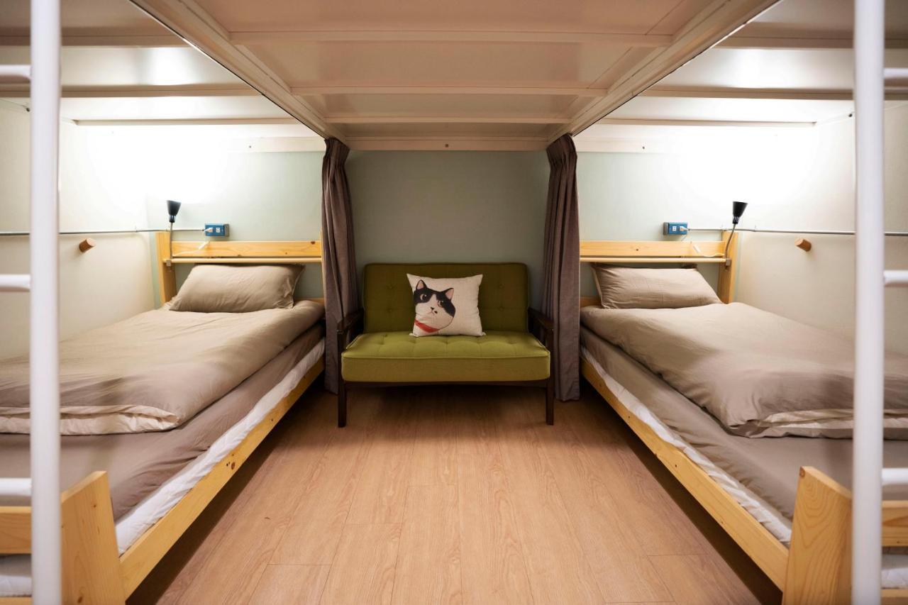 Lento Hostel Tainan Bagian luar foto