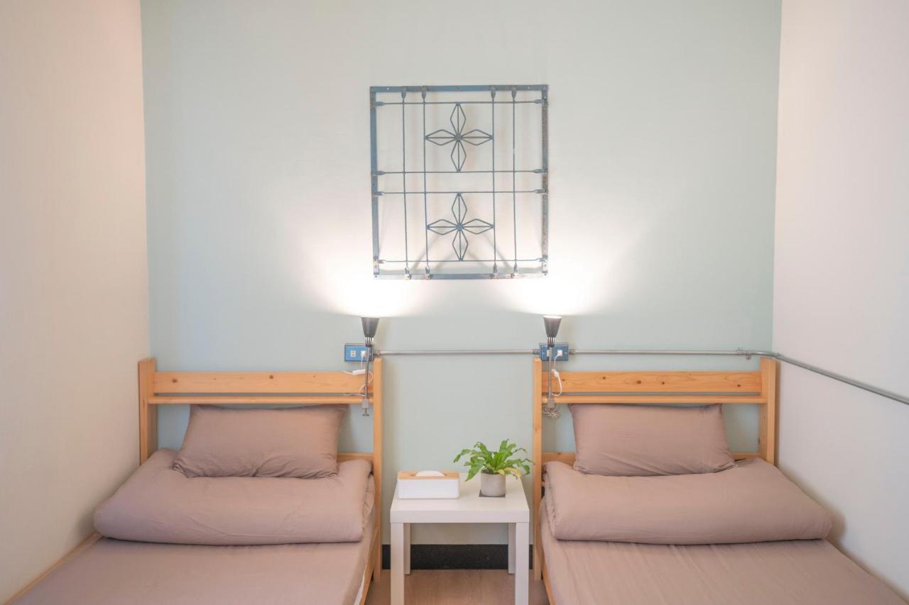 Lento Hostel Tainan Bagian luar foto