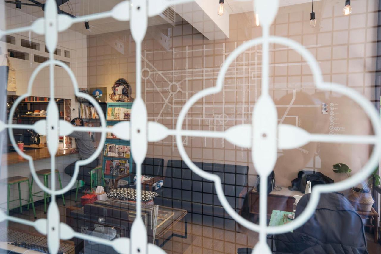 Lento Hostel Tainan Bagian luar foto