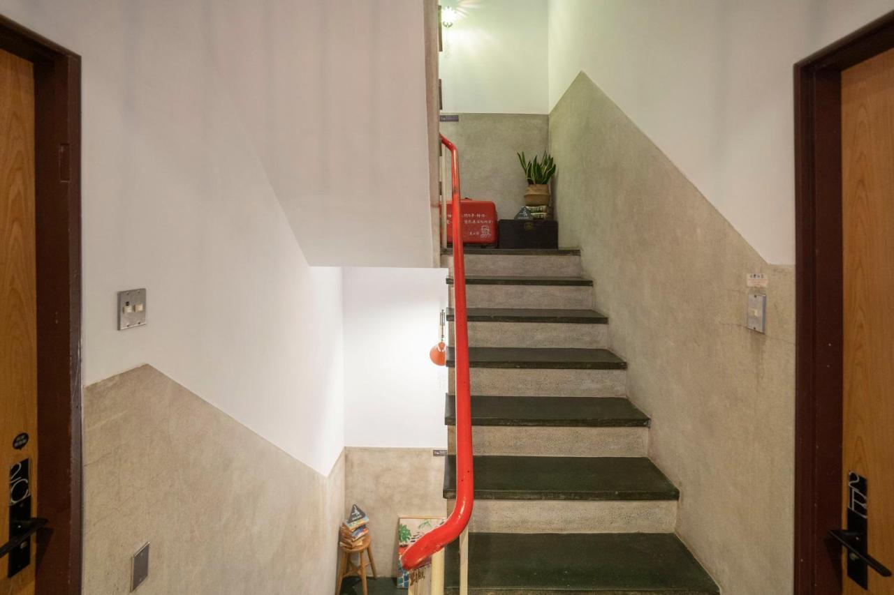 Lento Hostel Tainan Bagian luar foto